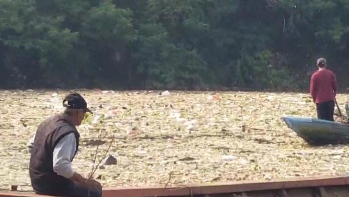 Sungai Cikundul Dipenuhi Sampah, Warga Cianjur Mengaku Resah
