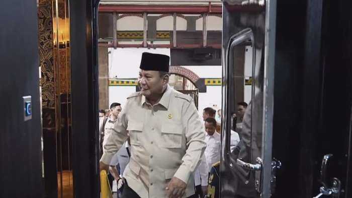 Prabowo Jajal Kereta Nusantara Explorer dari Stasiun Semarang Tawang Menuju Batang